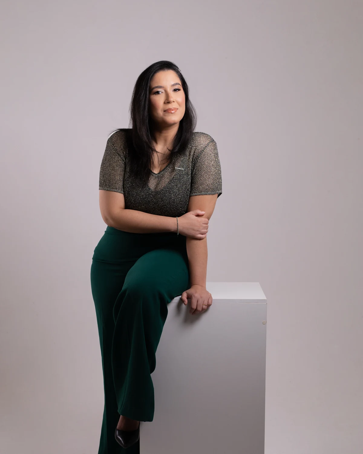 Dra. Michelle Dias em retrato de estúdio